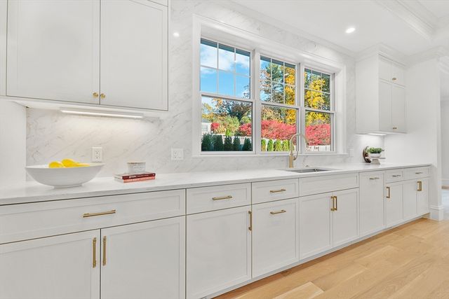 8 Crestview Road, Needham, MA 02492