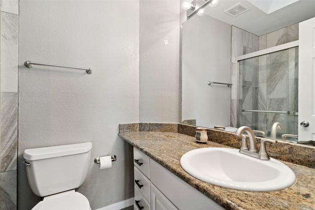 118 Lancelot Drive, Mabank, TX 75156