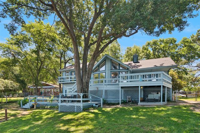 118 Lancelot Drive, Mabank, TX 75156