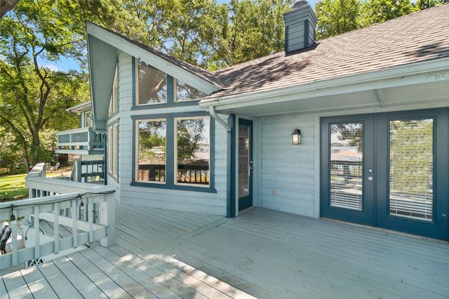 118 Lancelot Drive, Mabank, TX 75156