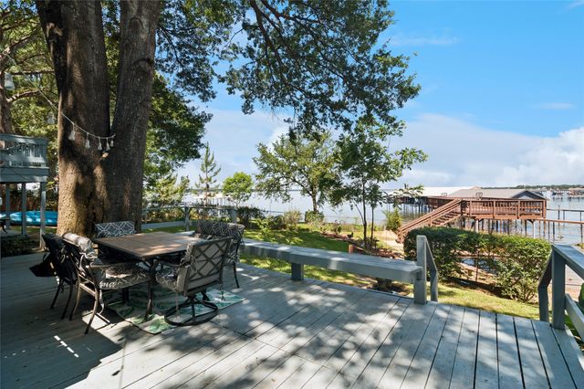 118 Lancelot Drive, Mabank, TX 75156