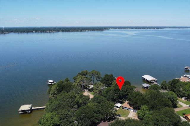 118 Lancelot Drive, Mabank, TX 75156