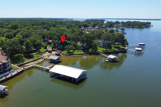 118 Lancelot Drive, Mabank, TX 75156