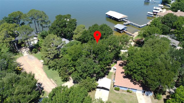 118 Lancelot Drive, Mabank, TX 75156