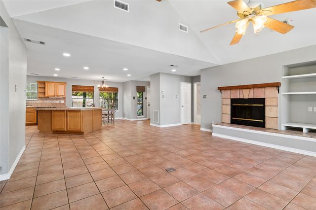 118 Lancelot Drive, Mabank, TX 75156
