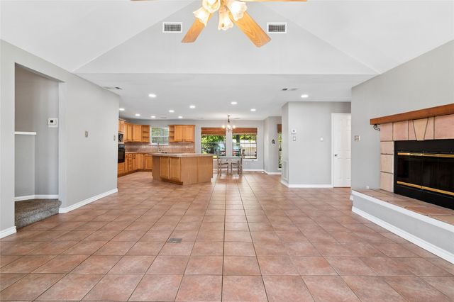 118 Lancelot Drive, Mabank, TX 75156