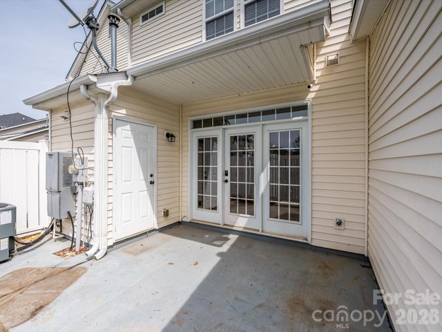 4055 Center Place Drive, Harrisburg, NC 28075