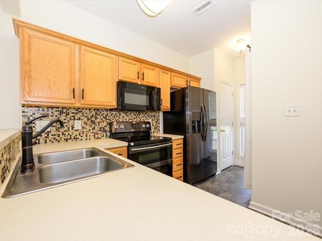 4055 Center Place Drive, Harrisburg, NC 28075