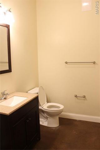 257 S FLORISSANT Road 214, Ferguson, MO 63135