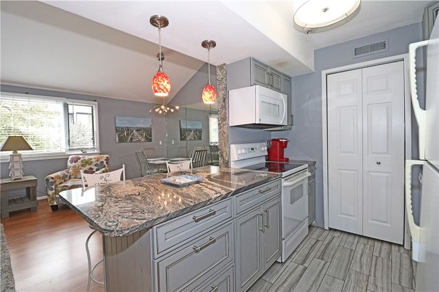 303 Swan's Wharf, Newport, RI 02840