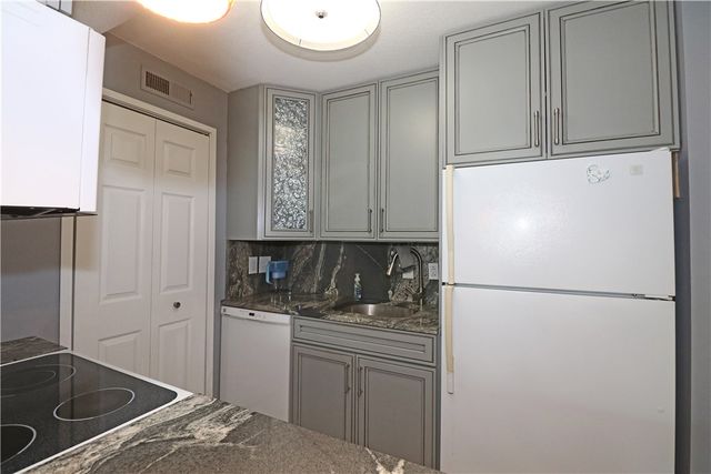 303 Swan's Wharf, Newport, RI 02840