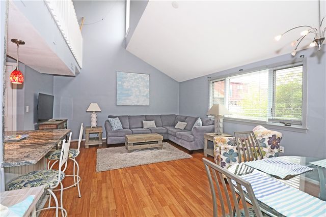 303 Swan's Wharf, Newport, RI 02840