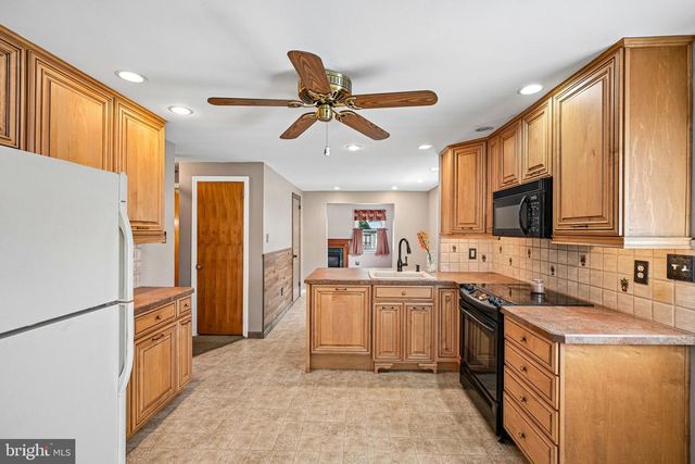 819 E HANCOCK ST, Lansdale, PA 19446