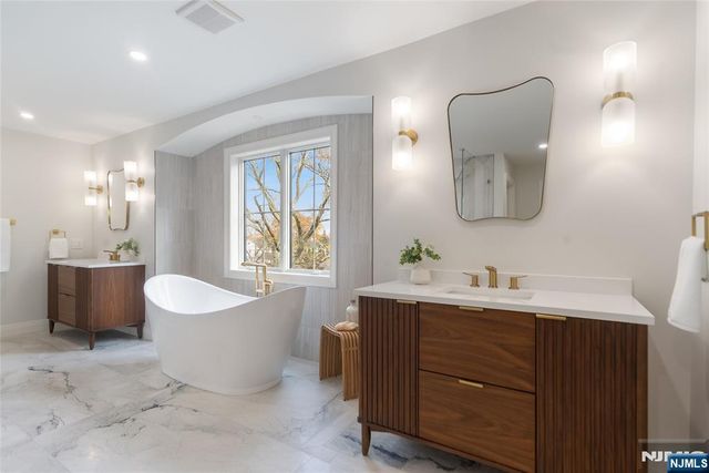 333 Harrison Street, Paramus, NJ 07652