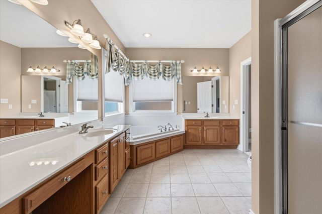 1704 BROOKFIELD MANOR, Columbia, MO 65203