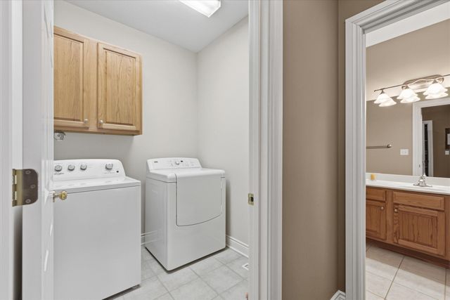 1704 BROOKFIELD MANOR, Columbia, MO 65203