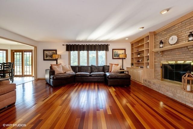 307 Anne Court, Prospect Heights, IL 60070