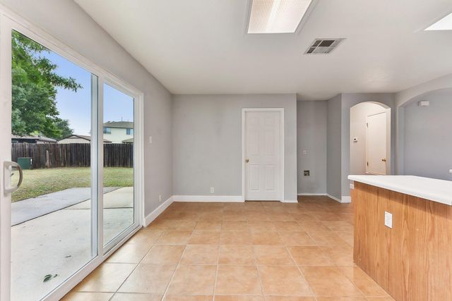 717 Blair Ave, Bastrop, TX 78602