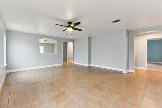 717 Blair Ave, Bastrop, TX 78602