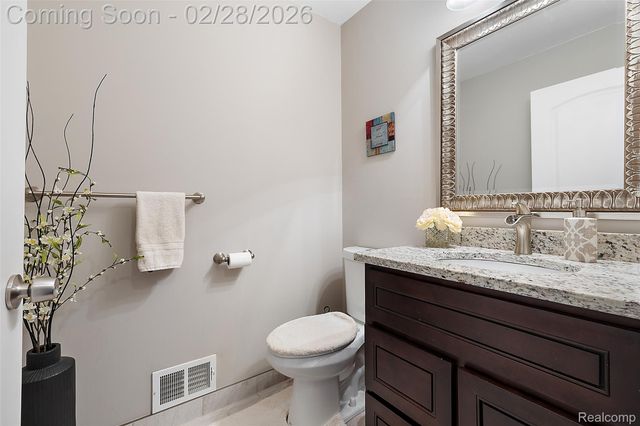 39254 E Royal Doulton Boulevard, Clinton Charter Township, MI 48038