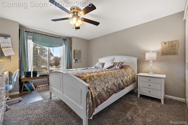 39254 E Royal Doulton Boulevard, Clinton Charter Township, MI 48038