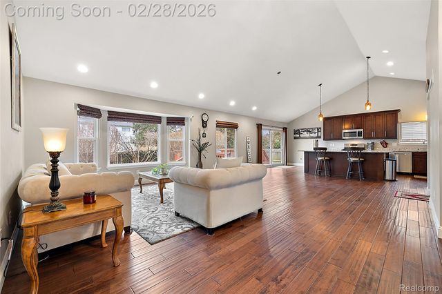 39254 E Royal Doulton Boulevard, Clinton Charter Township, MI 48038