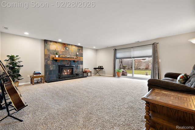 39254 E Royal Doulton Boulevard, Clinton Charter Township, MI 48038