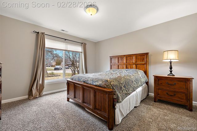 39254 E Royal Doulton Boulevard, Clinton Charter Township, MI 48038