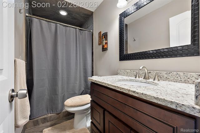 39254 E Royal Doulton Boulevard, Clinton Charter Township, MI 48038