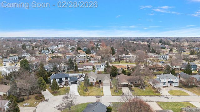 39254 E Royal Doulton Boulevard, Clinton Charter Township, MI 48038