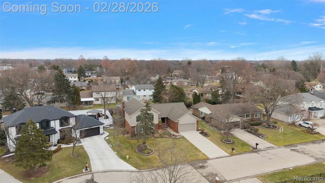 39254 E Royal Doulton Boulevard, Clinton Charter Township, MI 48038
