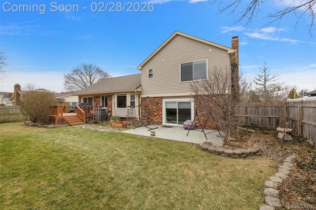 39254 E Royal Doulton Boulevard, Clinton Charter Township, MI 48038