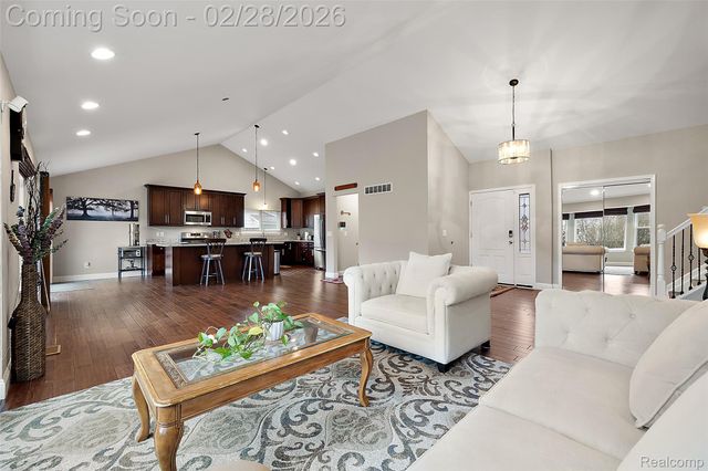 39254 E Royal Doulton Boulevard, Clinton Charter Township, MI 48038