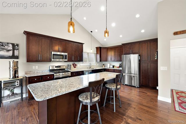 39254 E Royal Doulton Boulevard, Clinton Charter Township, MI 48038