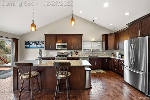 39254 E Royal Doulton Boulevard, Clinton Charter Township, MI 48038