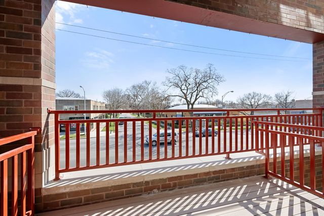 6700 W North Avenue 303, Chicago, IL 60707