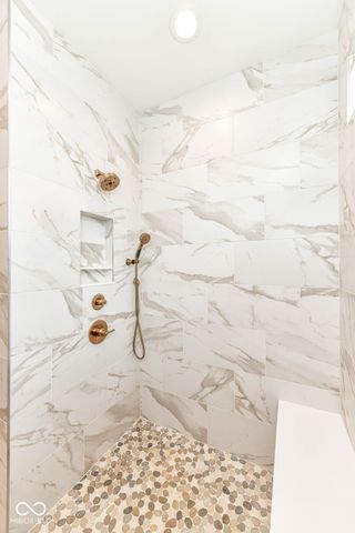 11362 Neptune Drive, Fishers, IN 46040