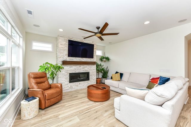 11362 Neptune Drive, Fishers, IN 46040