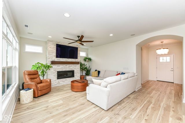 11362 Neptune Drive, Fishers, IN 46040