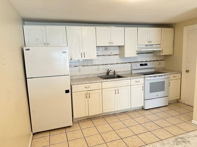 49 Laighton St 4, Lynn, MA 01902