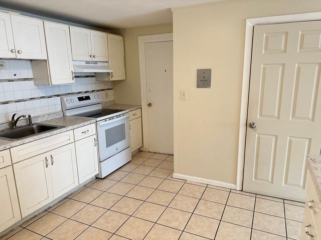 49 Laighton St 4, Lynn, MA 01902