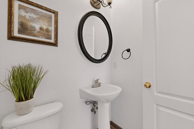 7312 Desert Eagle Road NE, Albuquerque, NM 87113