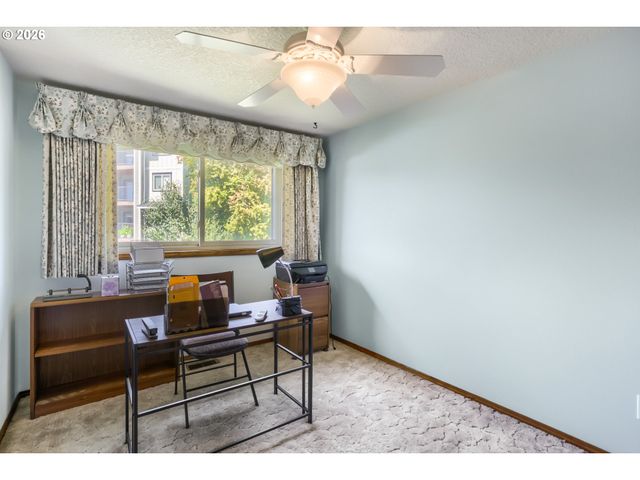 16615 Ne HALSEY St, Portland, OR 97230