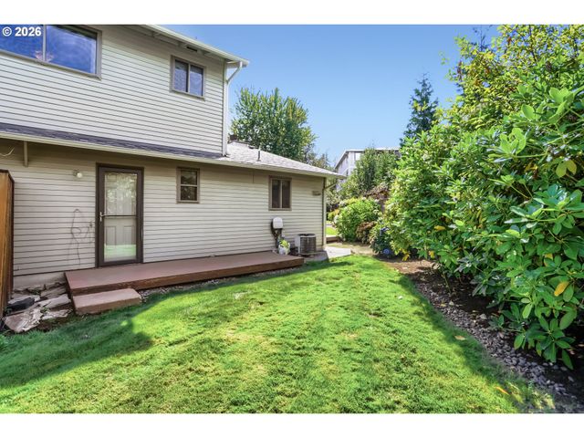 16615 Ne HALSEY St, Portland, OR 97230