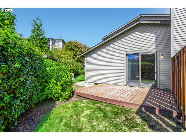16615 Ne HALSEY St, Portland, OR 97230