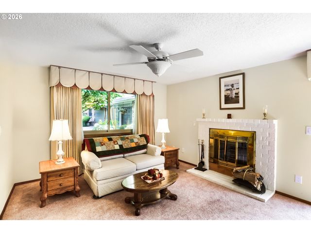 16615 Ne HALSEY St, Portland, OR 97230
