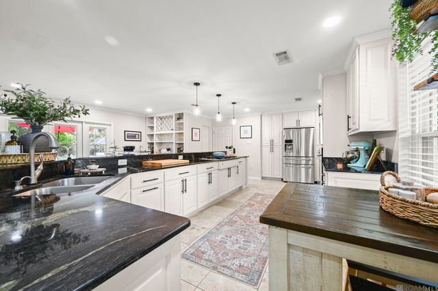 1300 Wellington Dr, Baton Rouge, LA 70815