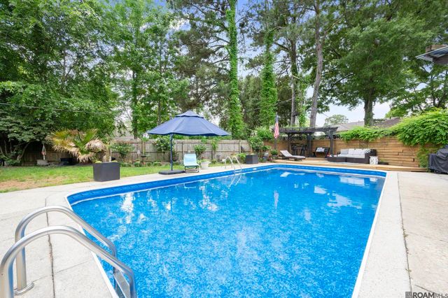 1300 Wellington Dr, Baton Rouge, LA 70815