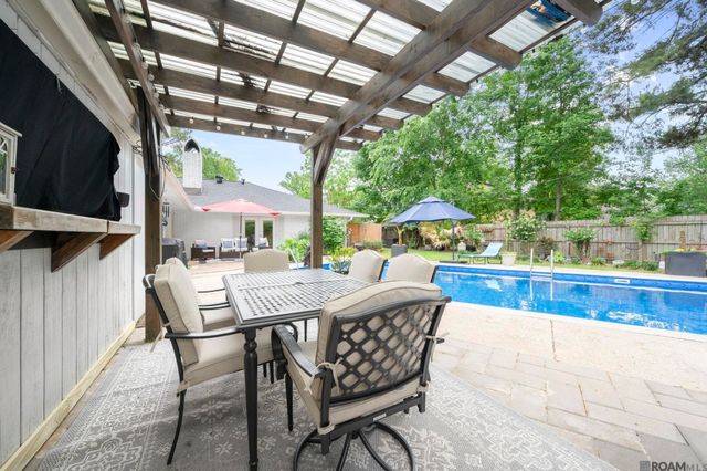 1300 Wellington Dr, Baton Rouge, LA 70815