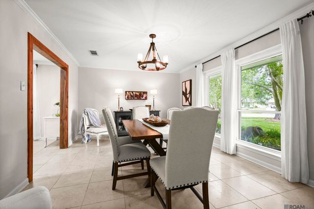 1300 Wellington Dr, Baton Rouge, LA 70815